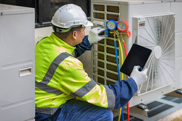 Professional Hvac technician working in Lamar, MS